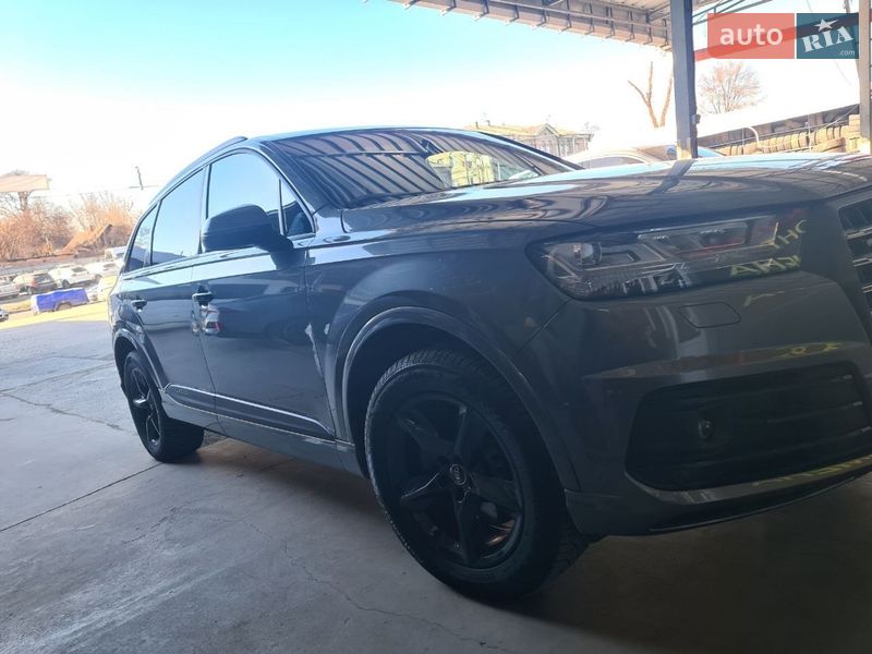 Позашляховик / Кросовер Audi Q7 2017 в Дніпрі