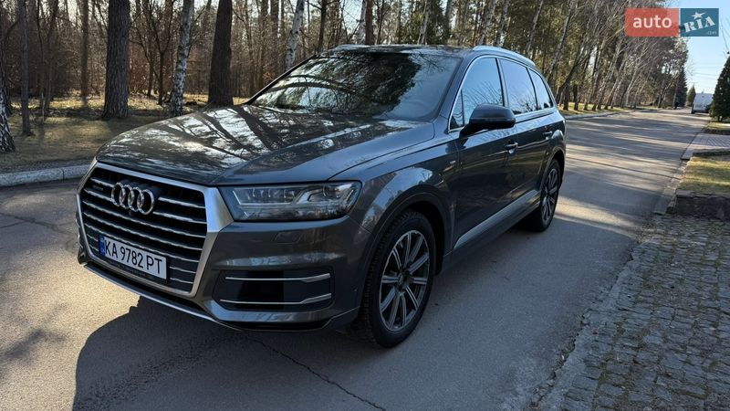 Внедорожник / Кроссовер Audi Q7 2017 в Киеве