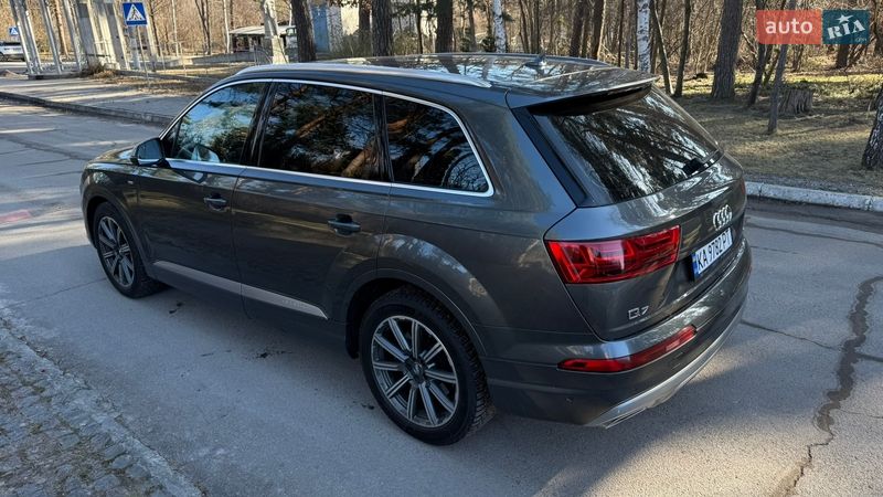 Внедорожник / Кроссовер Audi Q7 2017 в Киеве