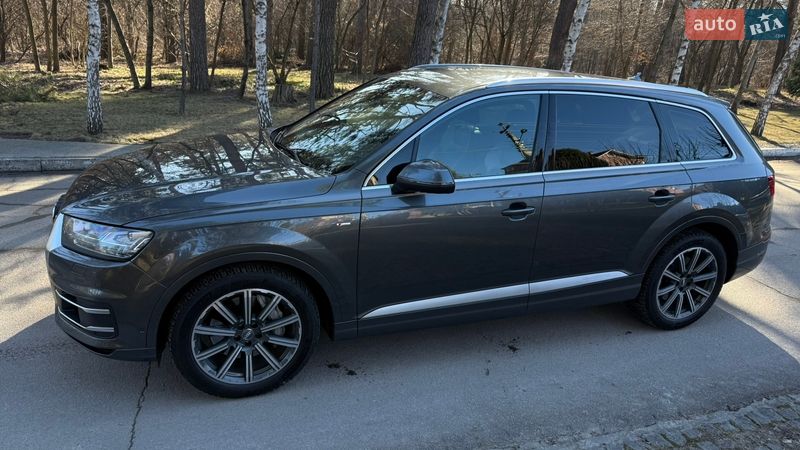 Внедорожник / Кроссовер Audi Q7 2017 в Киеве