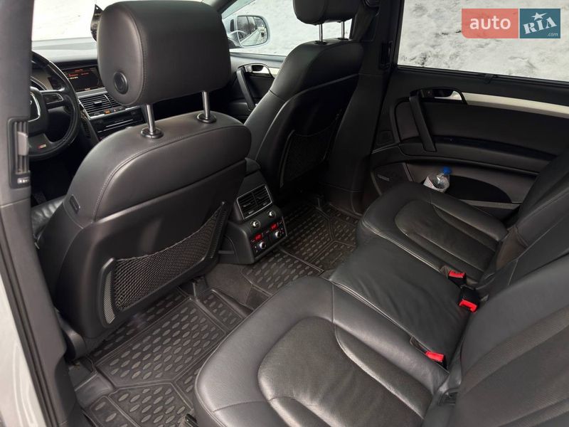 Внедорожник / Кроссовер Audi Q7 2010 в Киеве
