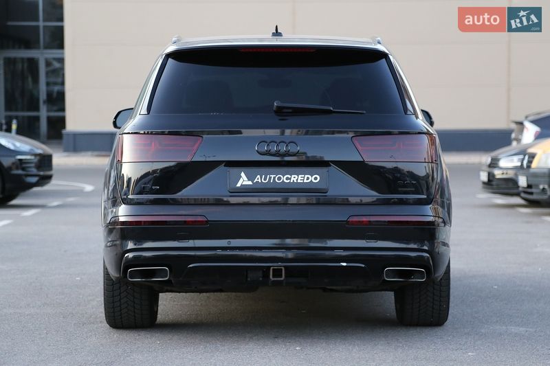 Внедорожник / Кроссовер Audi Q7 2015 в Киеве