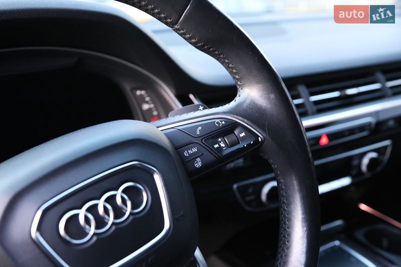 Внедорожник / Кроссовер Audi Q7 2015 в Киеве