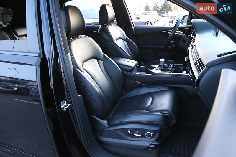 Внедорожник / Кроссовер Audi Q7 2015 в Киеве
