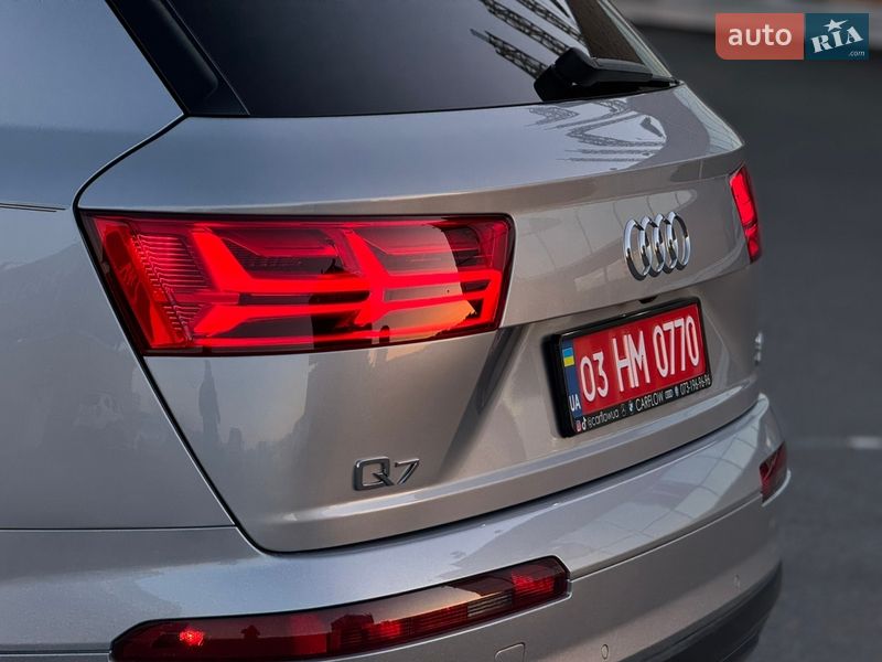 Позашляховик / Кросовер Audi Q7 2017 в Києві