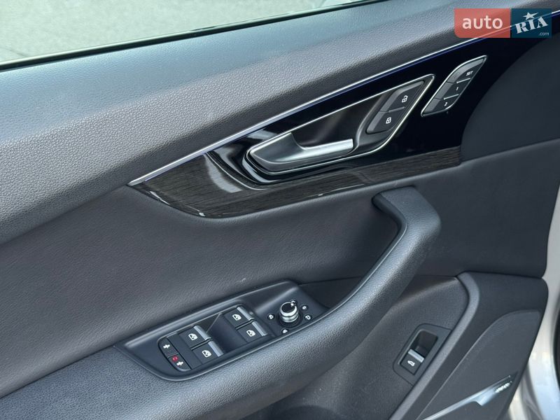 Позашляховик / Кросовер Audi Q7 2017 в Києві