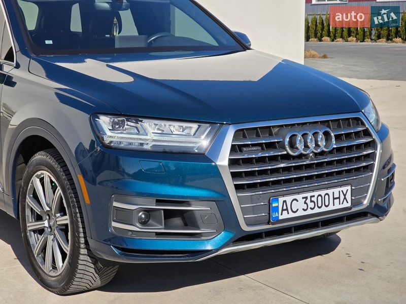 Позашляховик / Кросовер Audi Q7 2018 в Луцьку