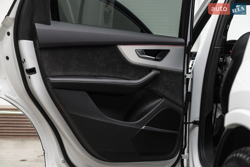 Позашляховик / Кросовер Audi Q7 2021 в Мукачевому