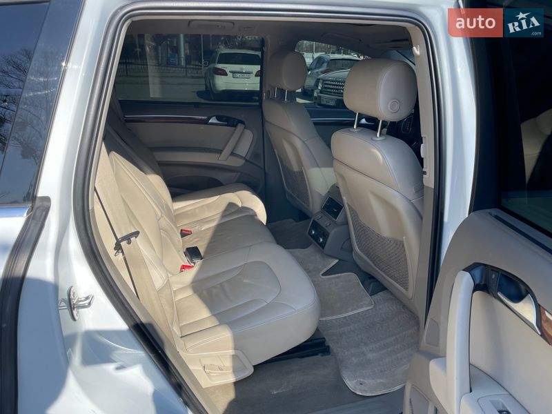 Позашляховик / Кросовер Audi Q7 2013 в Львові