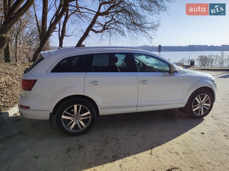 Позашляховик / Кросовер Audi Q7 2013 в Тернополі