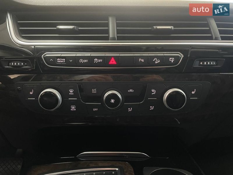 Позашляховик / Кросовер Audi Q7 2017 в Києві