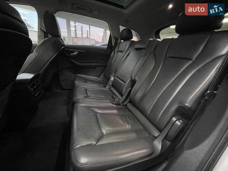 Позашляховик / Кросовер Audi Q7 2017 в Києві