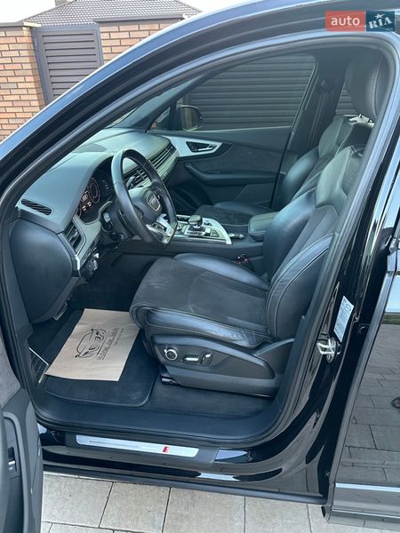 Позашляховик / Кросовер Audi Q7 2016 в Луцьку