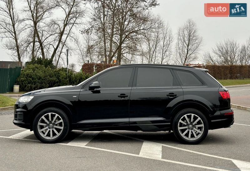 Позашляховик / Кросовер Audi Q7 2019 в Києві