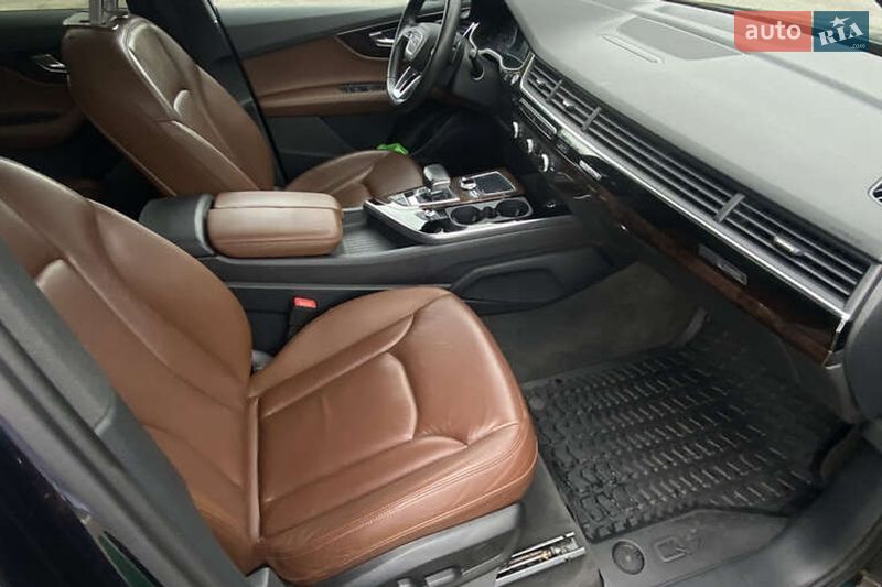 Внедорожник / Кроссовер Audi Q7 2016 в Киеве