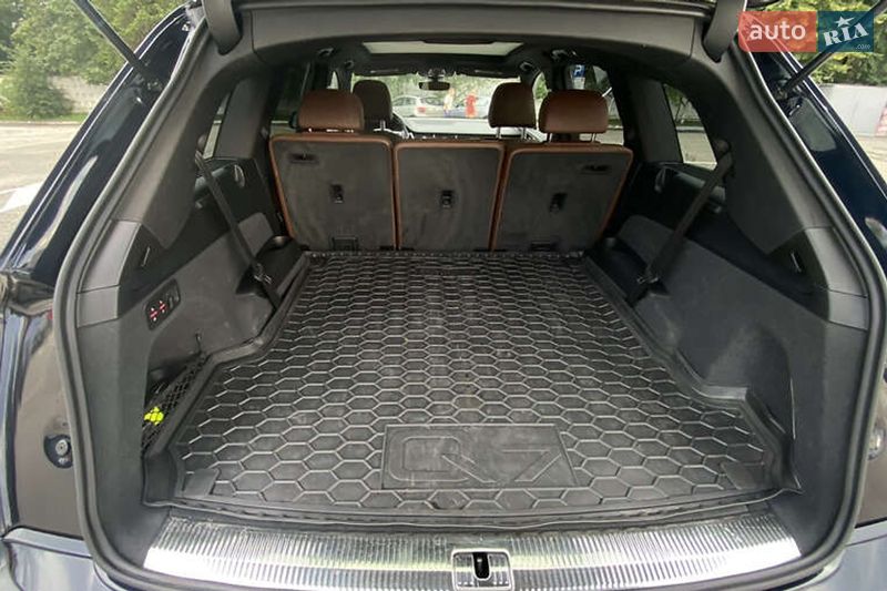 Внедорожник / Кроссовер Audi Q7 2016 в Киеве