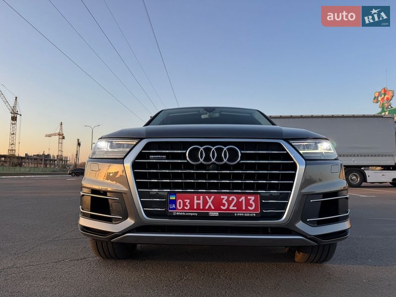 Позашляховик / Кросовер Audi Q7 2017 в Луцьку