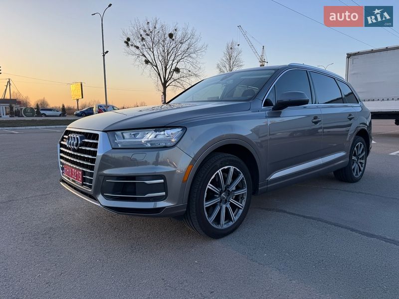 Позашляховик / Кросовер Audi Q7 2017 в Луцьку
