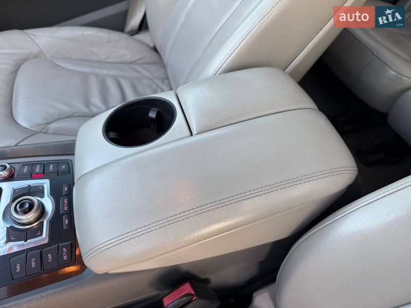 Позашляховик / Кросовер Audi Q7 2010 в Стрию