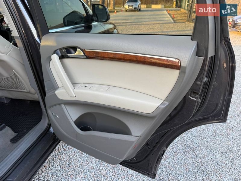 Позашляховик / Кросовер Audi Q7 2010 в Стрию