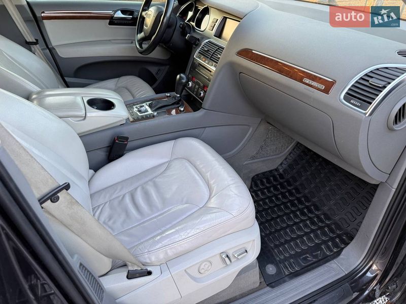 Позашляховик / Кросовер Audi Q7 2010 в Стрию