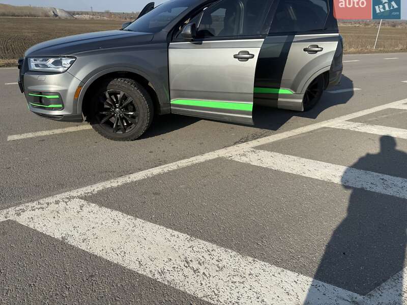 Внедорожник / Кроссовер Audi Q7 2017 в Житомире