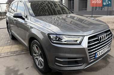 Позашляховик / Кросовер Audi Q7 2016 в Києві