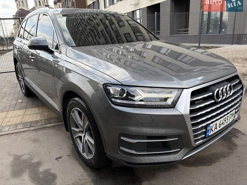 Внедорожник / Кроссовер Audi Q7 2016 в Киеве