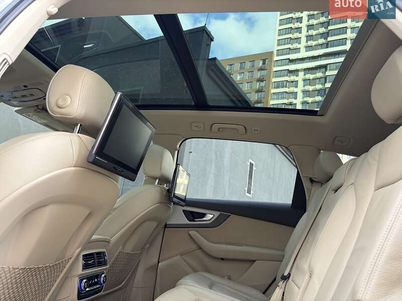 Внедорожник / Кроссовер Audi Q7 2016 в Киеве