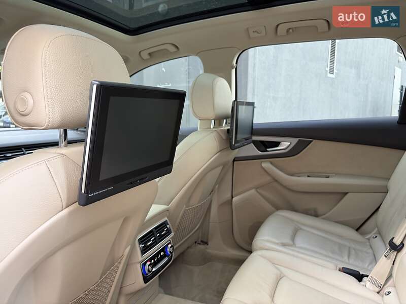Внедорожник / Кроссовер Audi Q7 2016 в Киеве