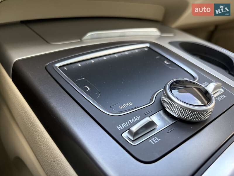 Внедорожник / Кроссовер Audi Q7 2016 в Киеве