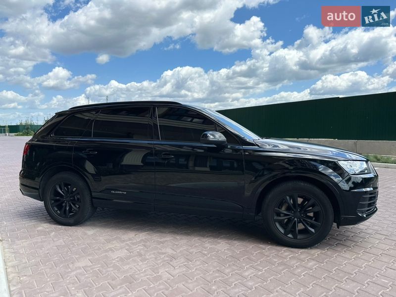 Внедорожник / Кроссовер Audi Q7 2016 в Киеве