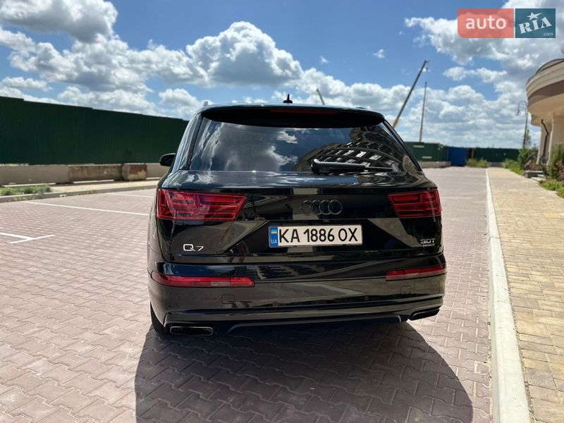 Внедорожник / Кроссовер Audi Q7 2016 в Киеве