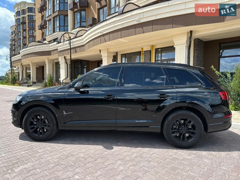 Внедорожник / Кроссовер Audi Q7 2016 в Киеве