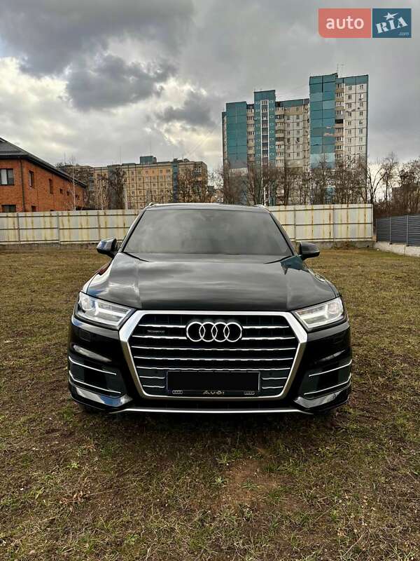 Внедорожник / Кроссовер Audi Q7 2018 в Кривом Роге