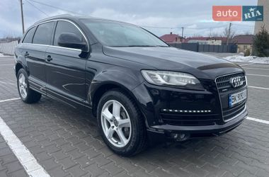 Внедорожник / Кроссовер Audi Q7 2006 в Дубно