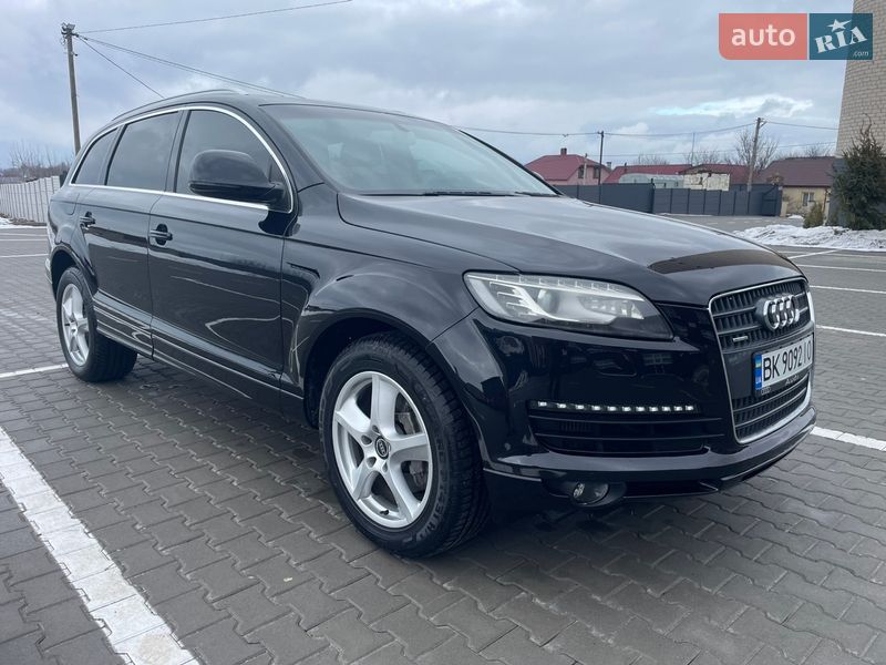 Внедорожник / Кроссовер Audi Q7 2006 в Дубно