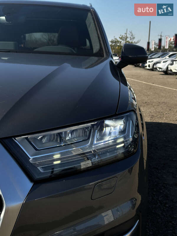 Позашляховик / Кросовер Audi Q7 2019 в Білогородці