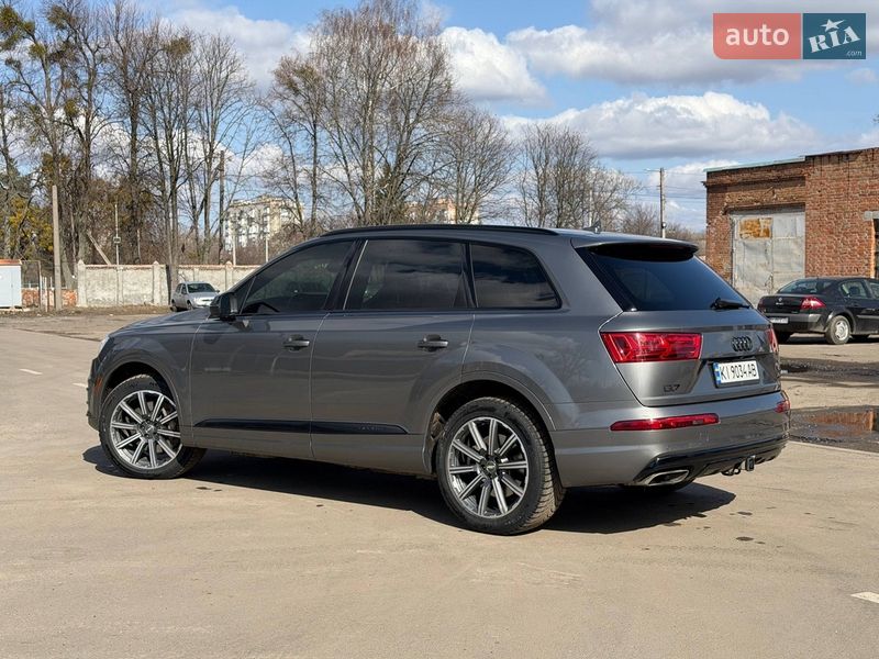 Позашляховик / Кросовер Audi Q7 2016 в Лубнах