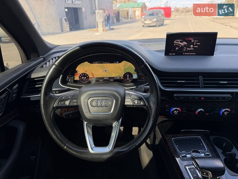 Позашляховик / Кросовер Audi Q7 2016 в Лубнах