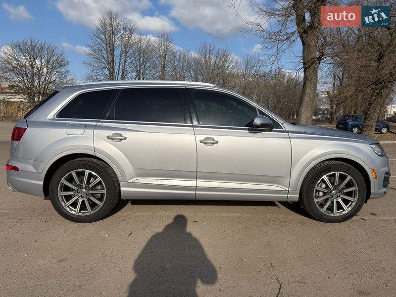 Внедорожник / Кроссовер Audi Q7 2019 в Полтаве