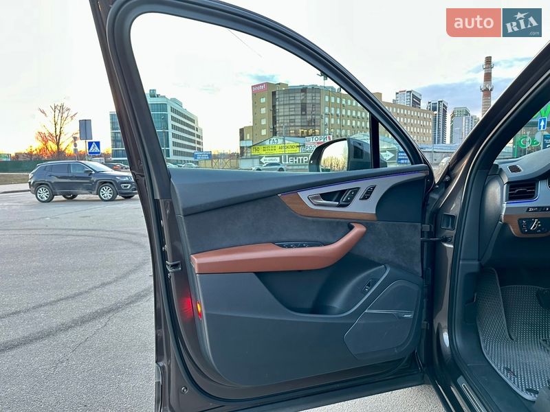 Позашляховик / Кросовер Audi Q7 2017 в Києві фото 20 Позашляховик / Кросовер Audi Q7 2017 в Києві