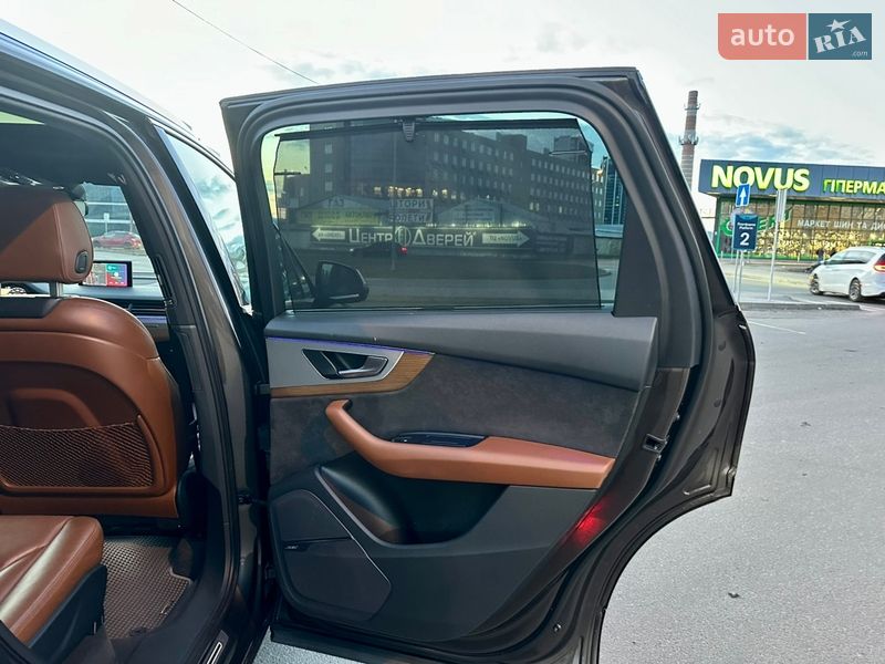 Позашляховик / Кросовер Audi Q7 2017 в Києві фото 50 Позашляховик / Кросовер Audi Q7 2017 в Києві