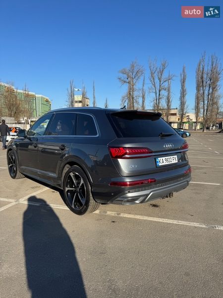 Внедорожник / Кроссовер Audi Q7 2021 в Киеве