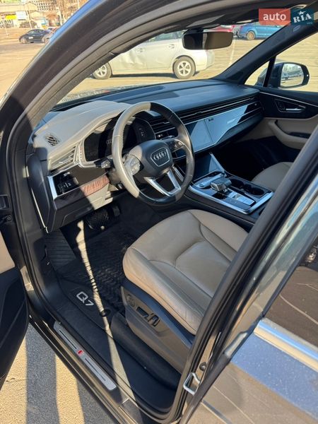 Внедорожник / Кроссовер Audi Q7 2021 в Киеве