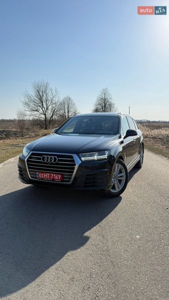 Позашляховик / Кросовер Audi Q7 2017 в Рівному