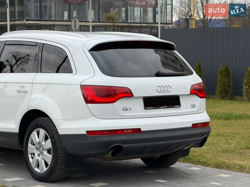 Внедорожник / Кроссовер Audi Q7 2011 в Ужгороде