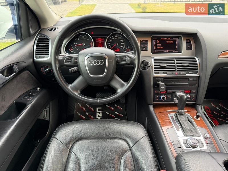 Внедорожник / Кроссовер Audi Q7 2011 в Ужгороде