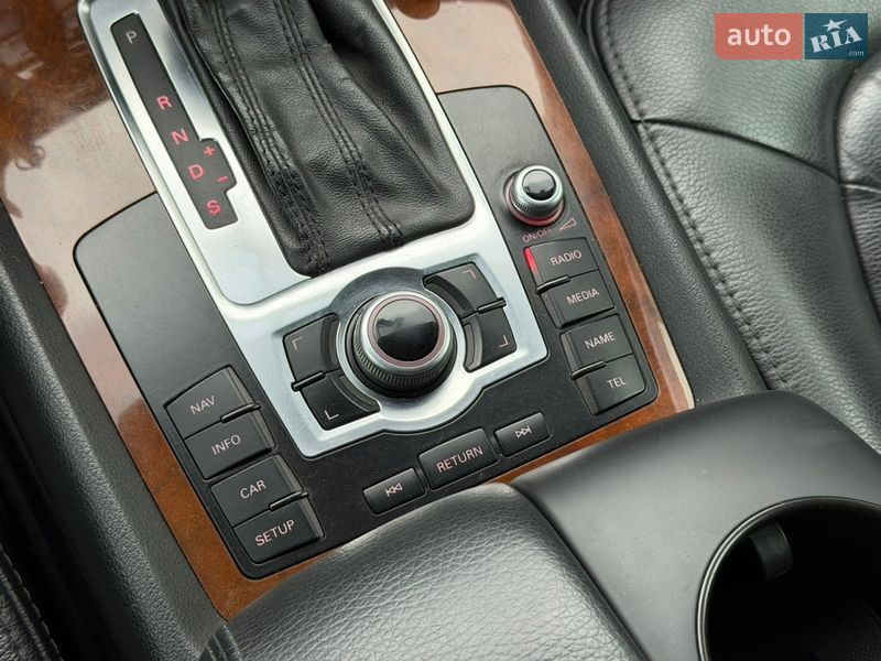 Внедорожник / Кроссовер Audi Q7 2011 в Ужгороде