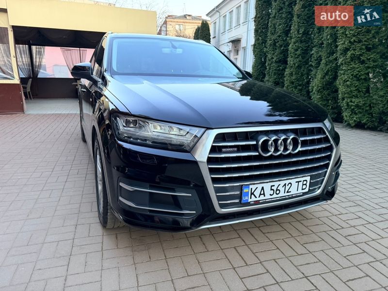 Внедорожник / Кроссовер Audi Q7 2016 в Хмельницком